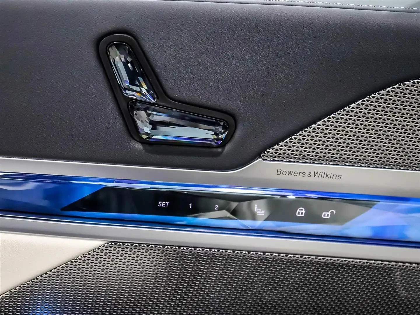 BMW i7 ЦЕНА ДО БЪЛГАРИЯ + РЕГИСТРАЦИЯ & АВТОКРЕДИТ, снимка 15 - Автомобили и джипове - 54886898