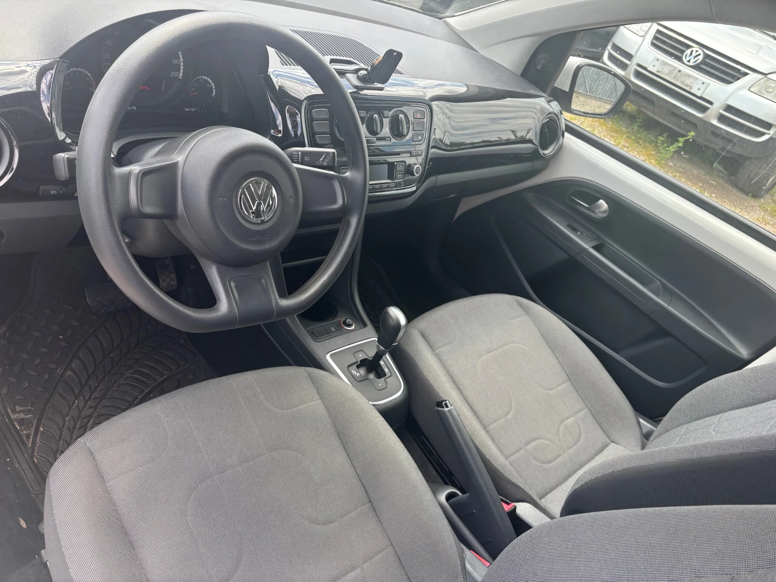 VW Up 1.3 нова, снимка 5 - Автомобили и джипове - 54955883