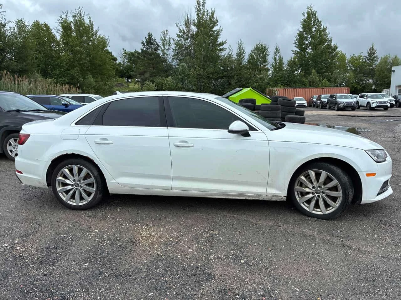 Audi A4 * Komfort * CARFAX * ОПЦИЯ ЗА ФИНАНСИРАНЕ , снимка 3 - Автомобили и джипове - 55226097