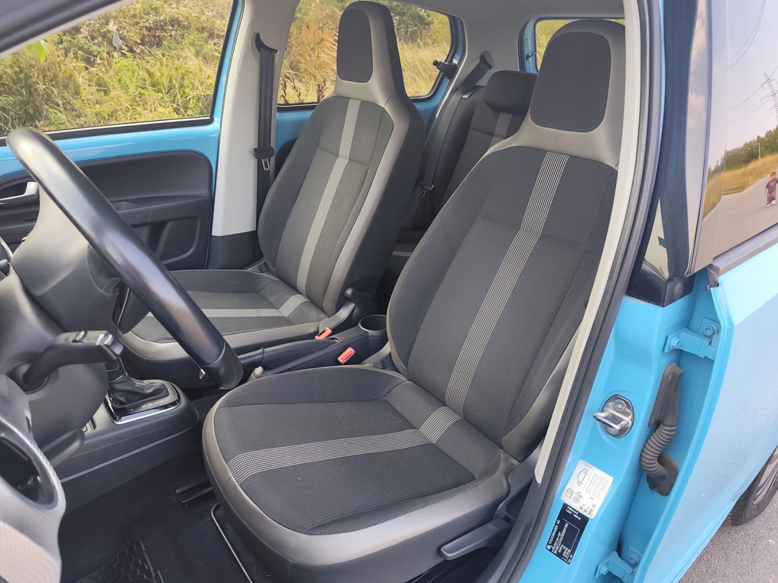 VW Up, снимка 5 - Автомобили и джипове - 56162700
