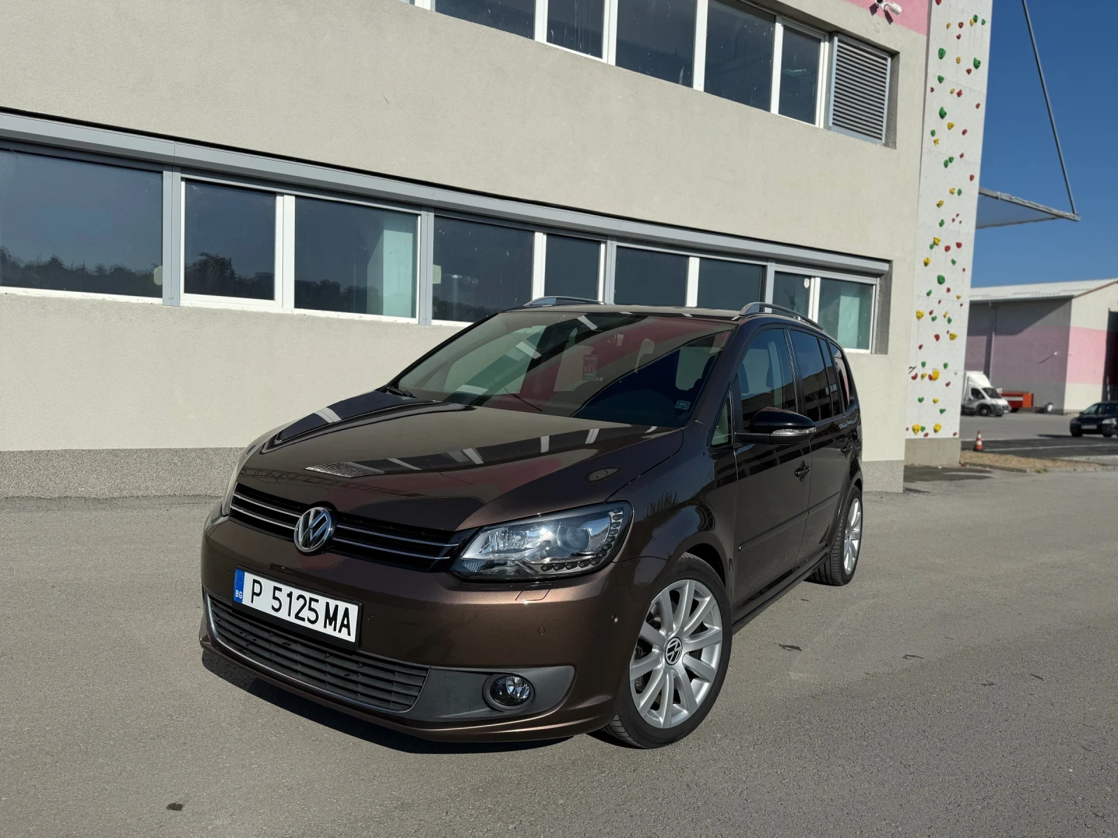 VW Touran 2.0 TDI 6-DSG DIGITAL, снимка 6 - Автомобили и джипове - 56245688