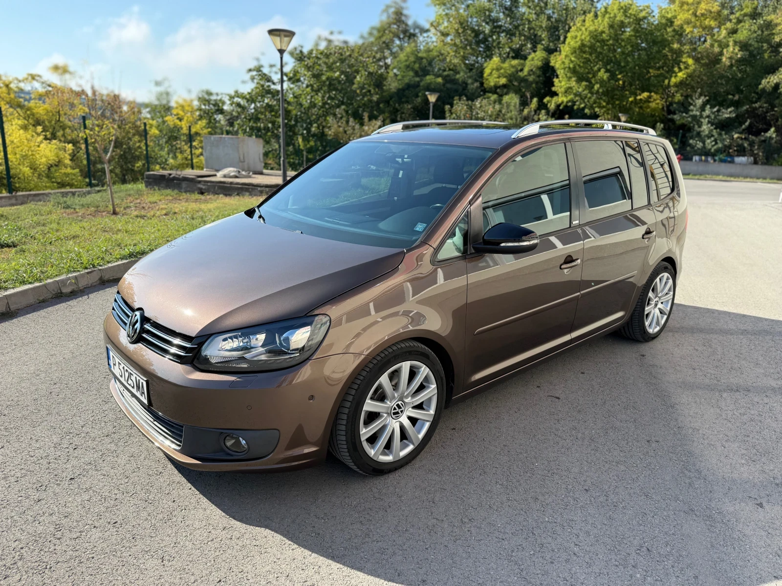 VW Touran 2.0 TDI 6-DSG DIGITAL, снимка 4 - Автомобили и джипове - 56245688