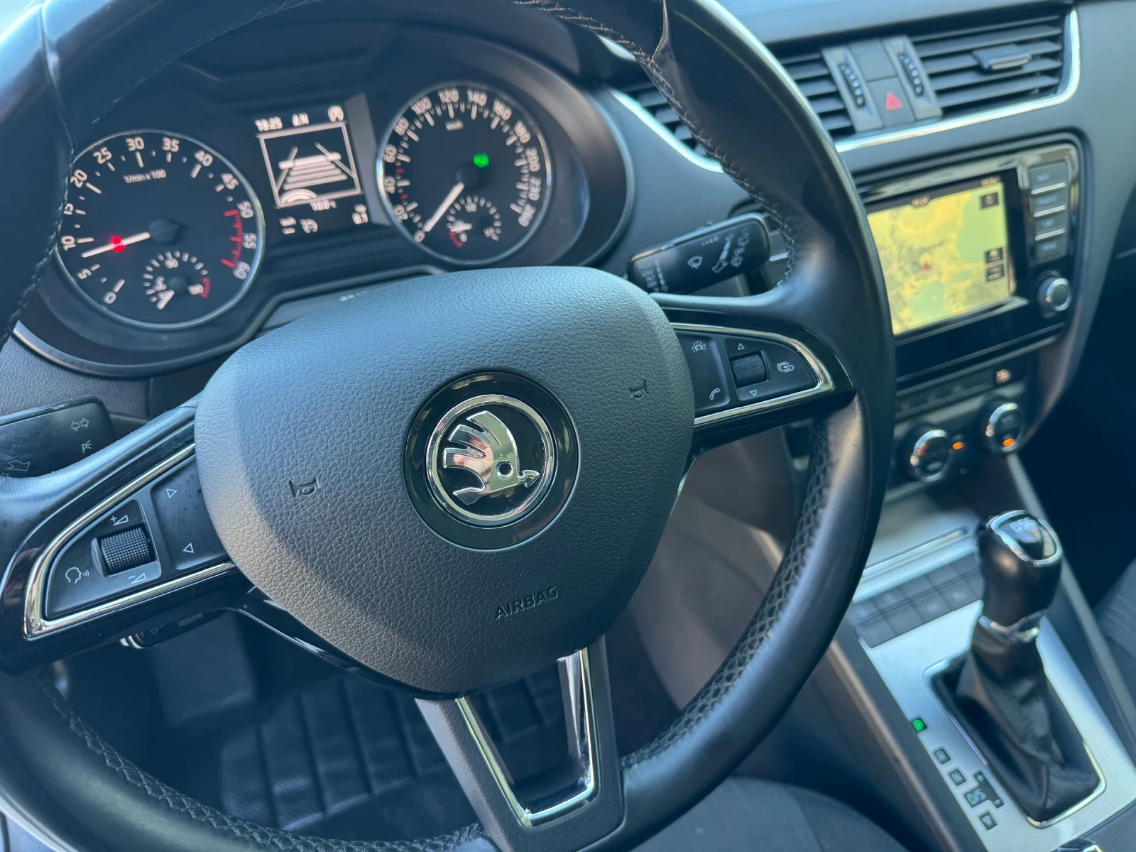 Skoda Octavia 1, 6 TDi* AUTOMATIC* NAVI* EURO 6 | Mobile.bg � ����������� 11