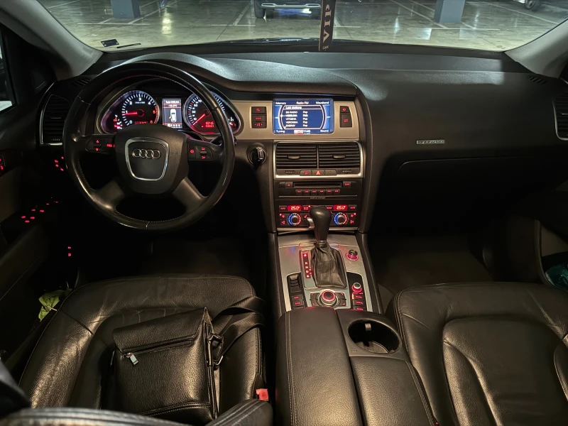 Audi Q7, снимка 6 - Автомобили и джипове - 47653524