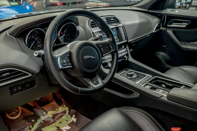 Jaguar F-PACE 3.0d/AWD/R-Sport/Meridian/Камера/Lane Assist, снимка 7 - Автомобили и джипове - 51637413