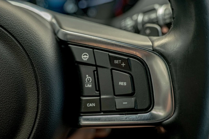 Jaguar F-PACE 3.0d/AWD/R-Sport/Meridian/Камера/Lane Assist, снимка 14 - Автомобили и джипове - 51637413