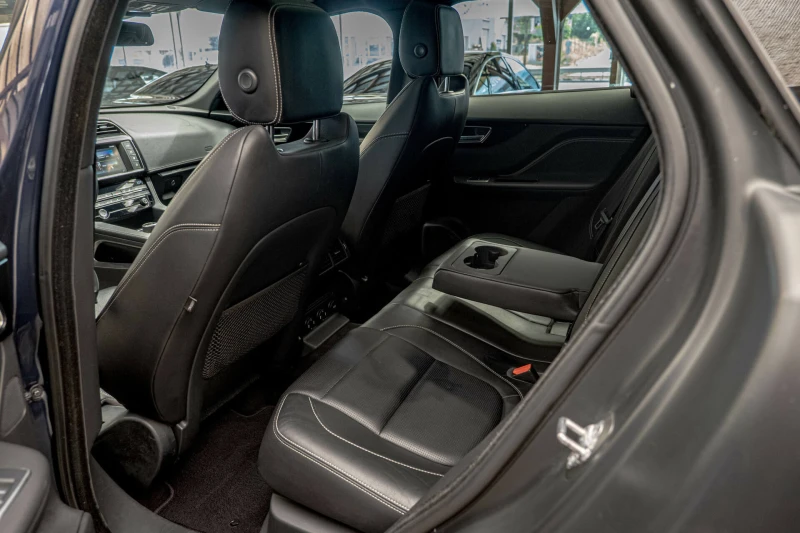 Jaguar F-PACE 3.0d/AWD/R-Sport/Meridian/Камера/Lane Assist, снимка 9 - Автомобили и джипове - 51637413