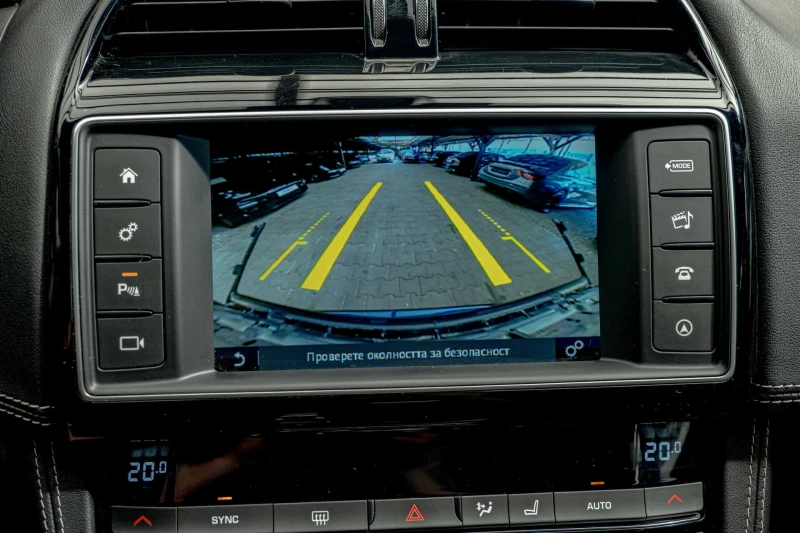 Jaguar F-PACE 3.0d/AWD/R-Sport/Meridian/Камера/Lane Assist, снимка 13 - Автомобили и джипове - 51637413