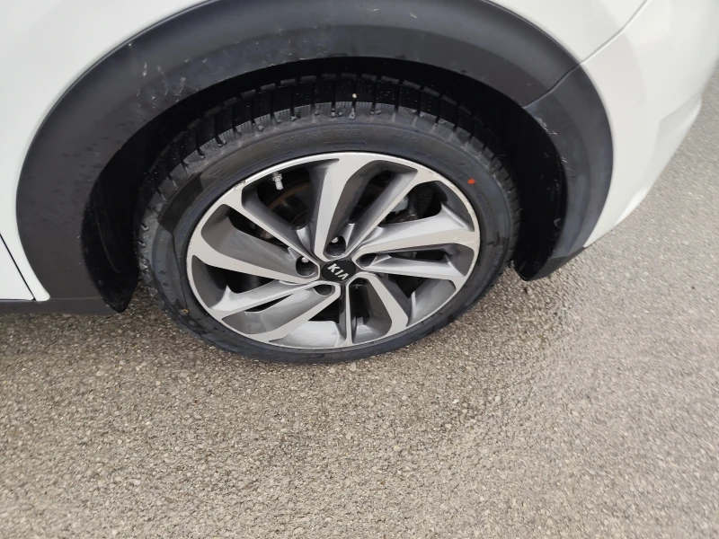 Kia Niro 1.6* ECO HYBRID* EURO6D* LED* NAVI* АВТОМАТИК, снимка 17 - Автомобили и джипове - 53244517