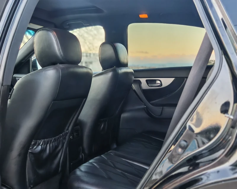 Infiniti Fx 30 3.0 ДИЗЕЛ 238 К.С. ВСИЧКИ ЕКСТРИ! УНИКАЛНА! , снимка 13 - Автомобили и джипове - 53528615