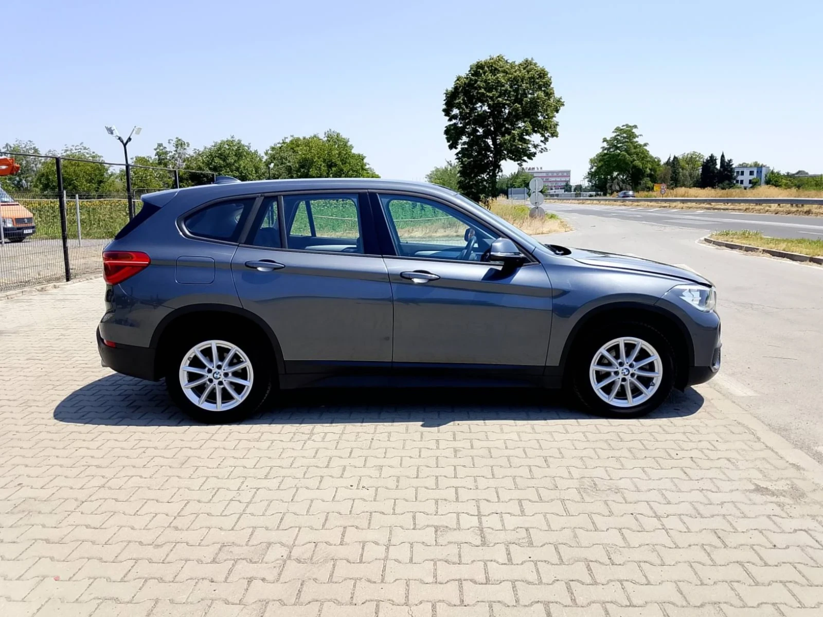 BMW X1 2.0d xdrive - изображение 6