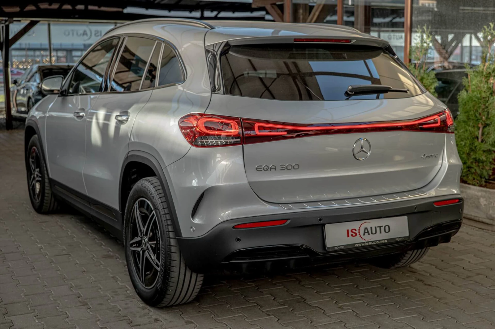 Mercedes-Benz EQA 300/4Matic/Advanced Plus/Ambient/MBUX/Камера, снимка 5 - Автомобили и джипове - 54341548