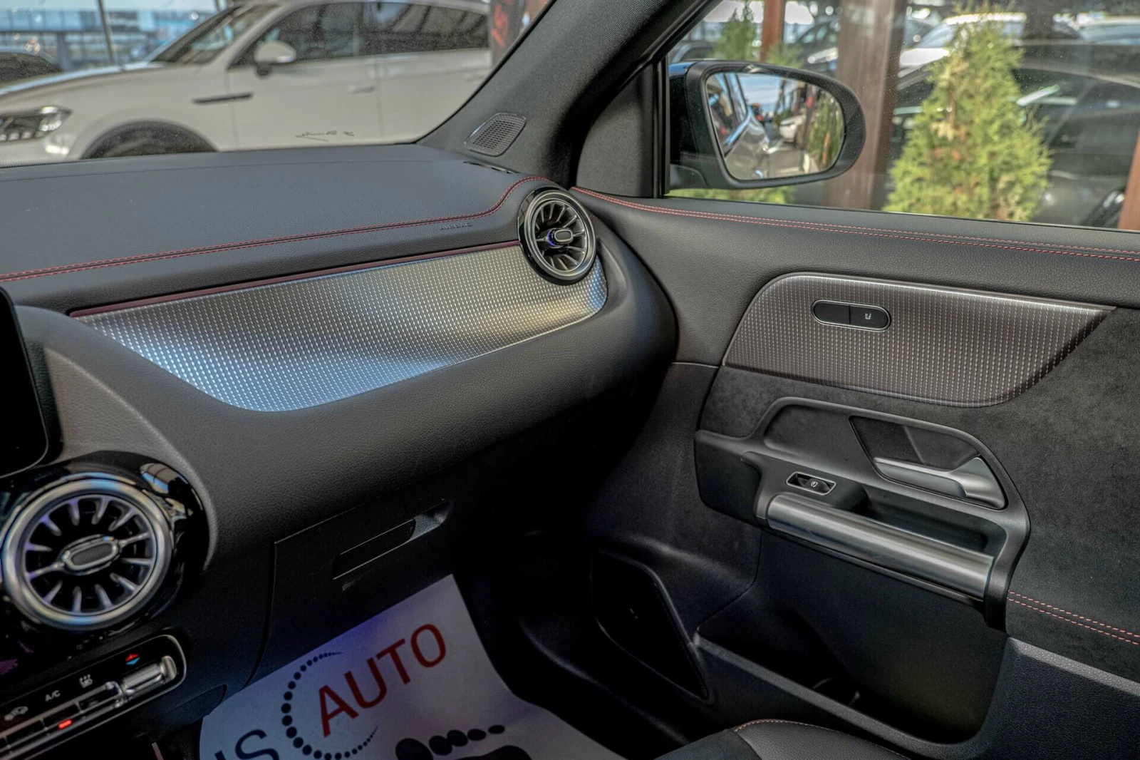 Mercedes-Benz EQA 300/4Matic/Advanced Plus/Ambient/MBUX/Камера, снимка 10 - Автомобили и джипове - 54341548