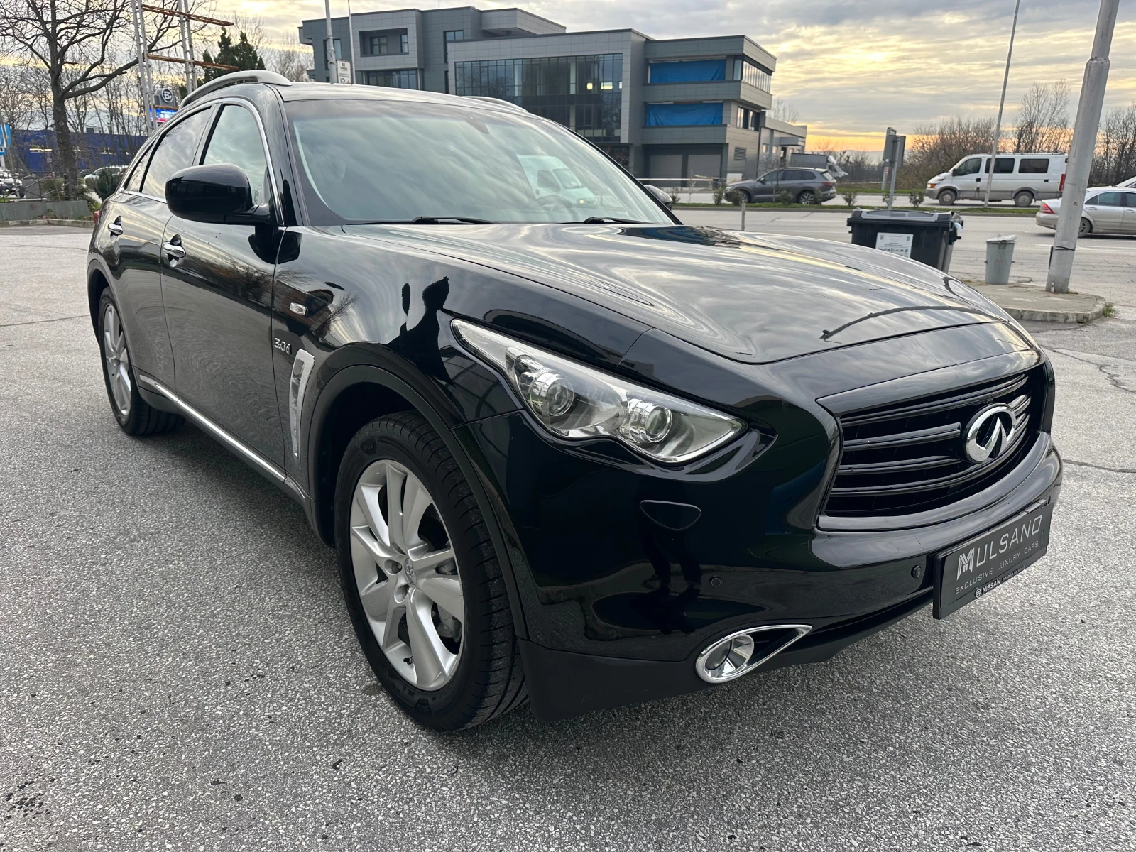 Infiniti QX70 3.0d Първи собственик КАТО НОВ