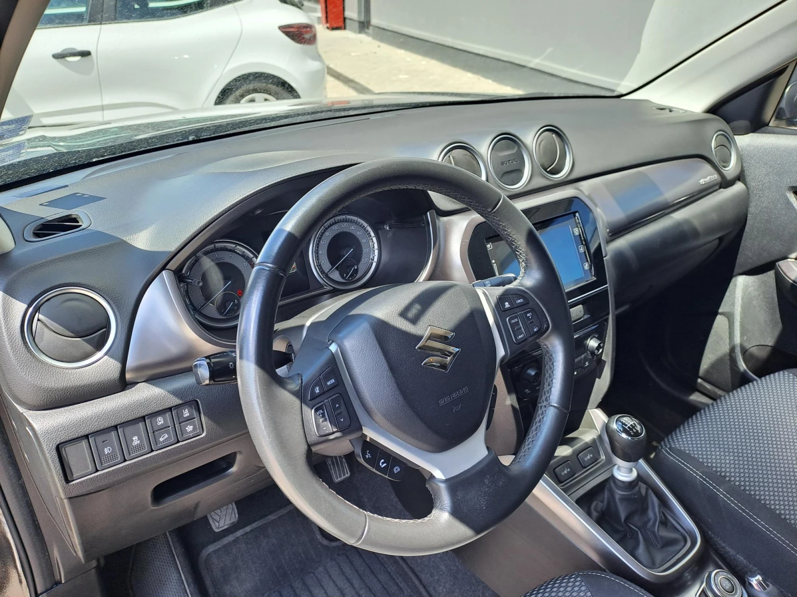 Suzuki Vitara 1.4 GL+ Booster Jet HYBRID 4X4 | Mobile.bg � ����������� 11