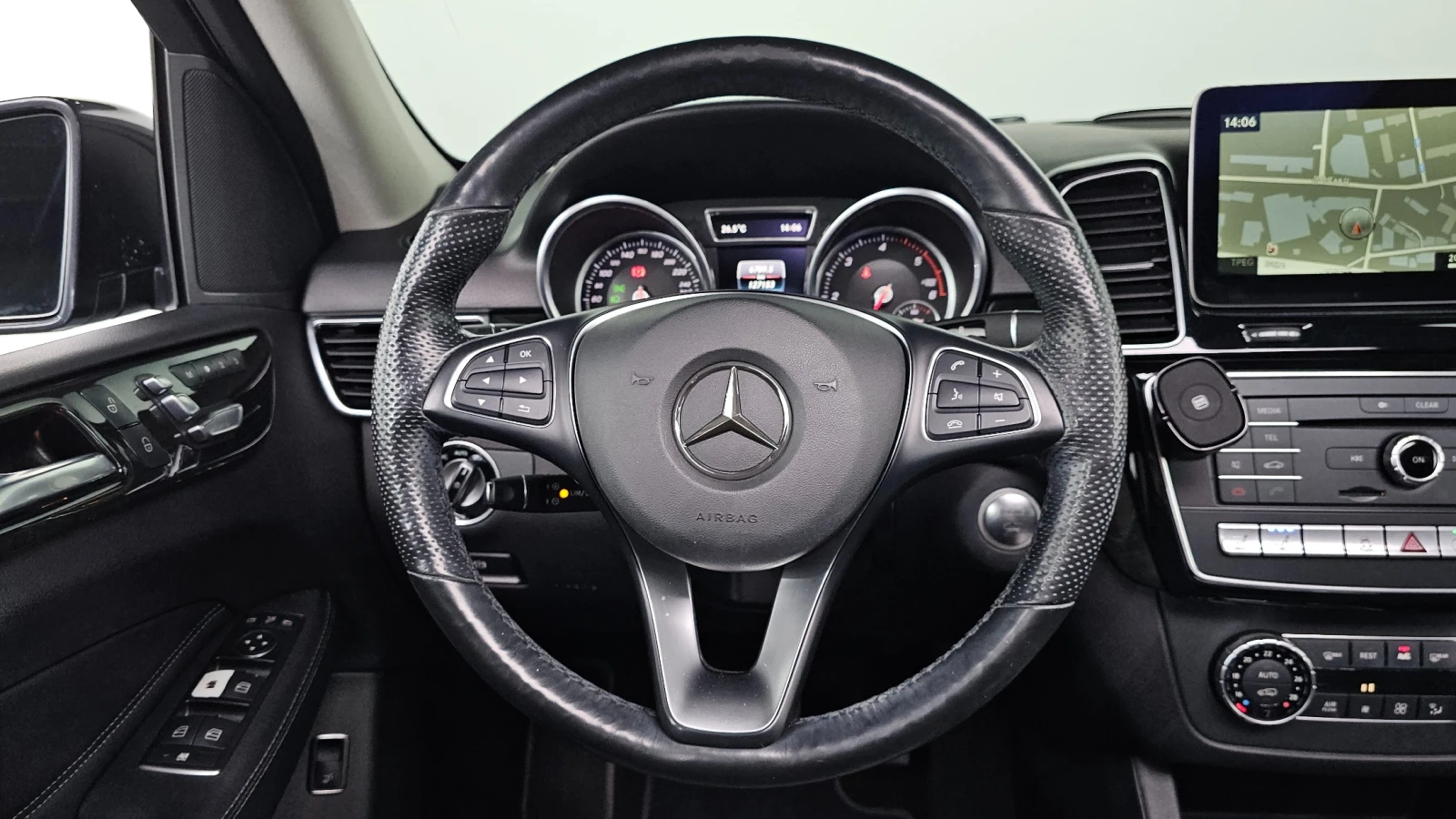 Mercedes-Benz GLE 350 4Matic AMG PACK * КАМЕРА * ОБДУХ * ПАНО, снимка 14 - Автомобили и джипове - 55200831