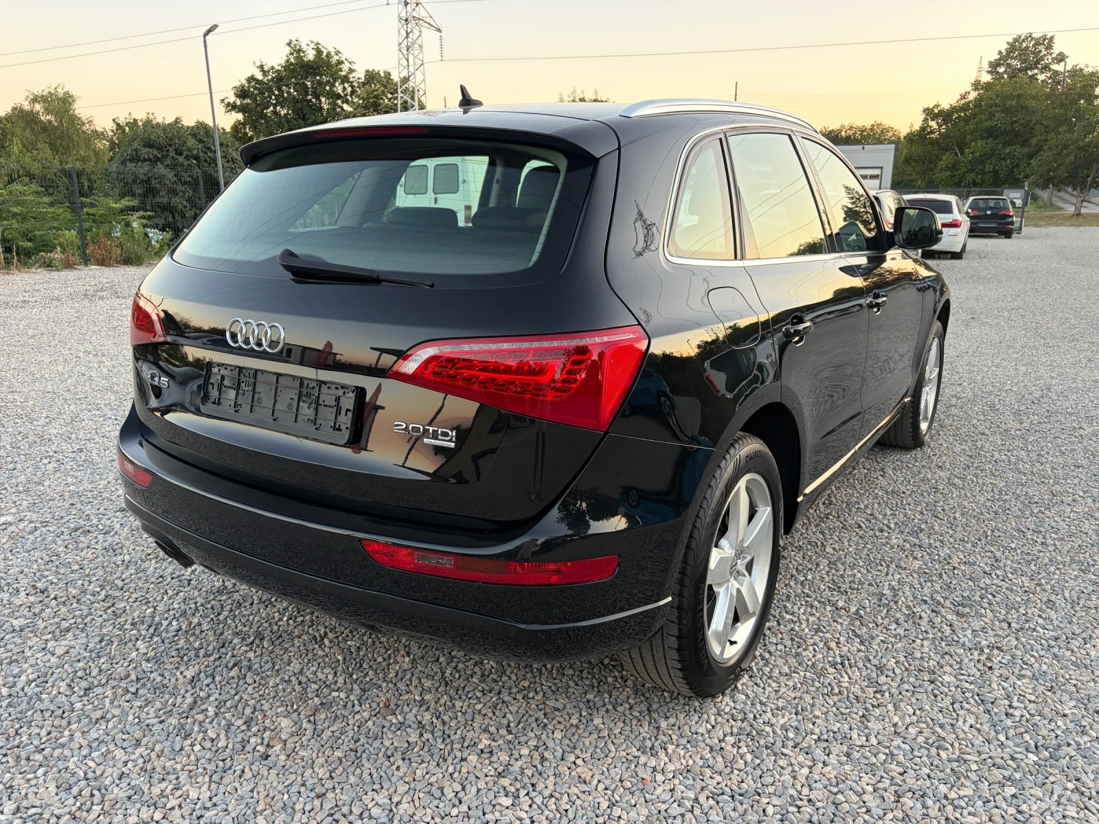 Audi Q5 2.0TDI  QUATTRO/НАВИГАЦИЯ/КОЖА/ПОДГРЕВ, снимка 4 - Автомобили и джипове - 55414778