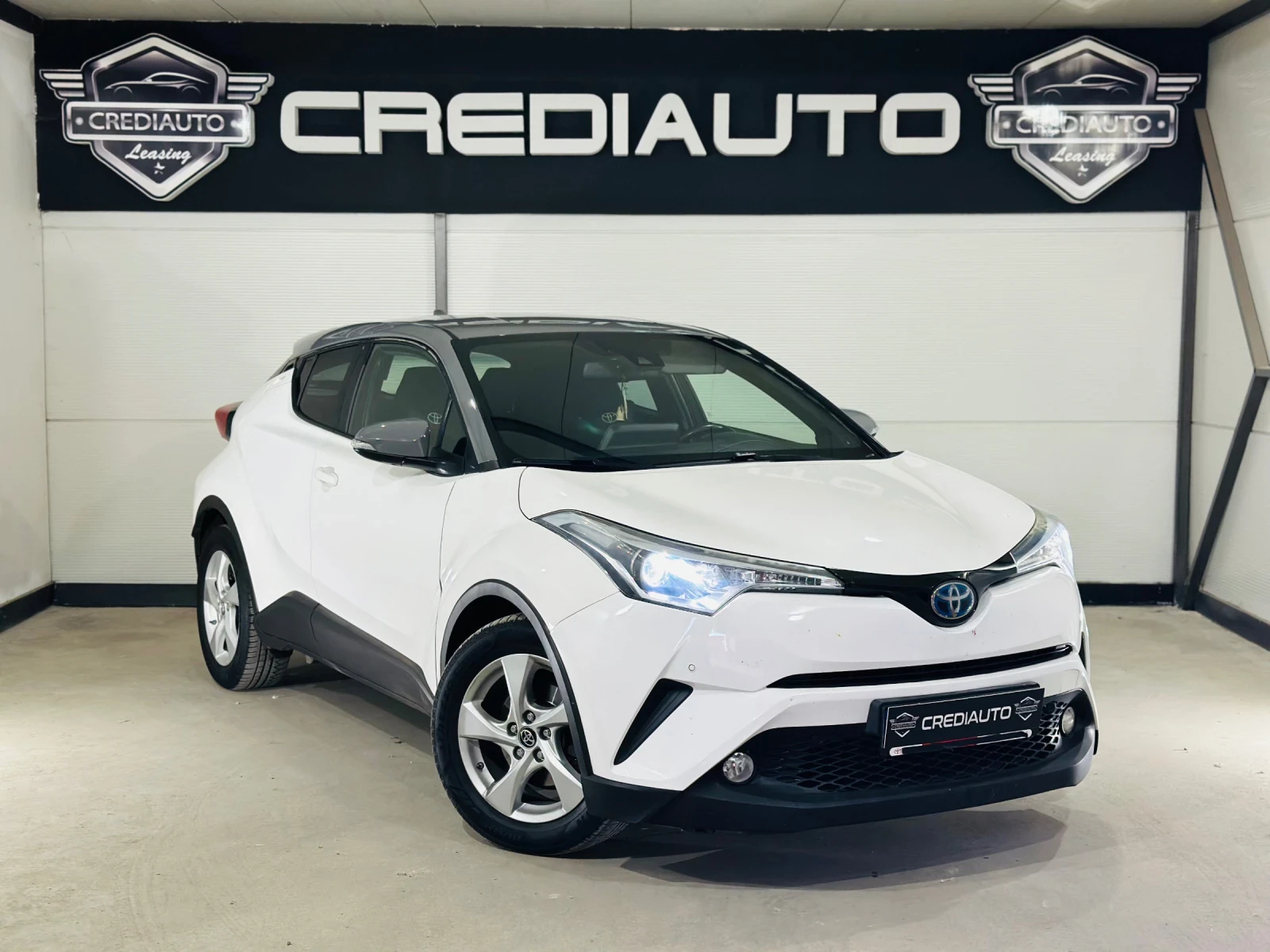 Toyota C-HR Hybrid , снимка 3 - Автомобили и джипове - 56111361