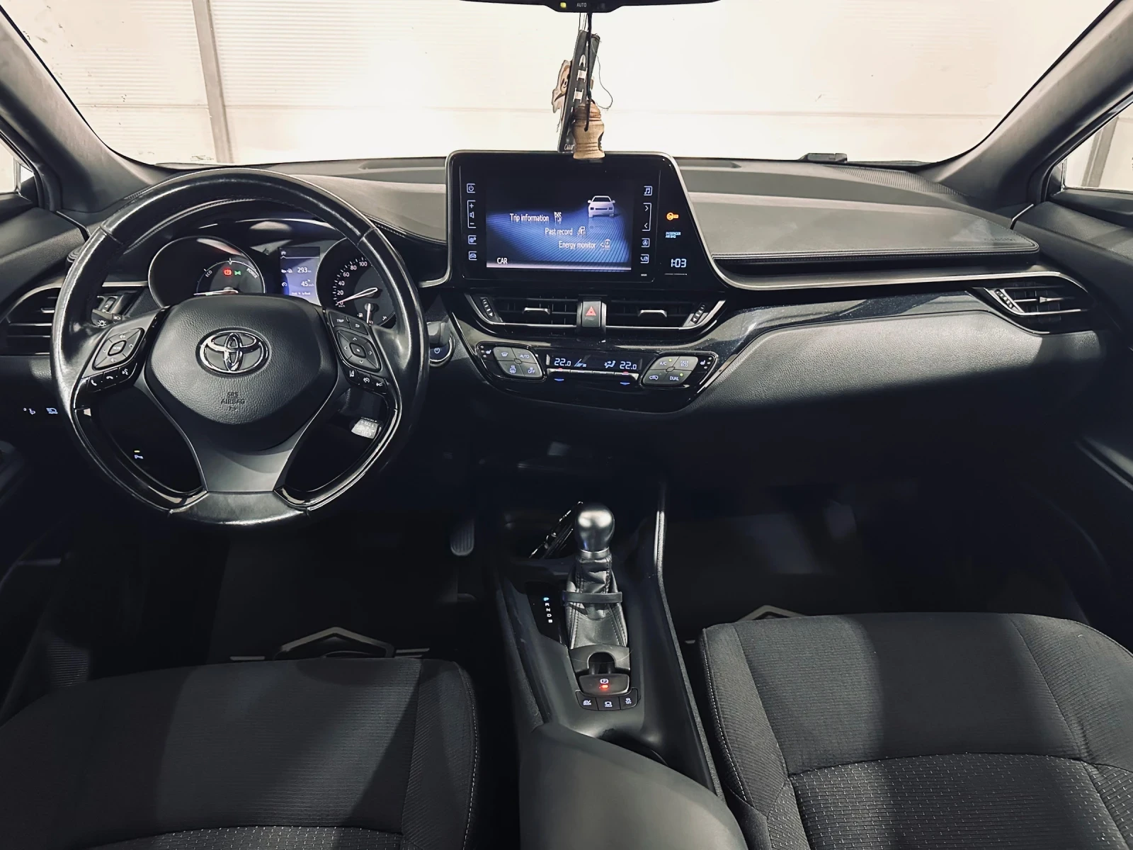Toyota C-HR Hybrid , снимка 8 - Автомобили и джипове - 56111361