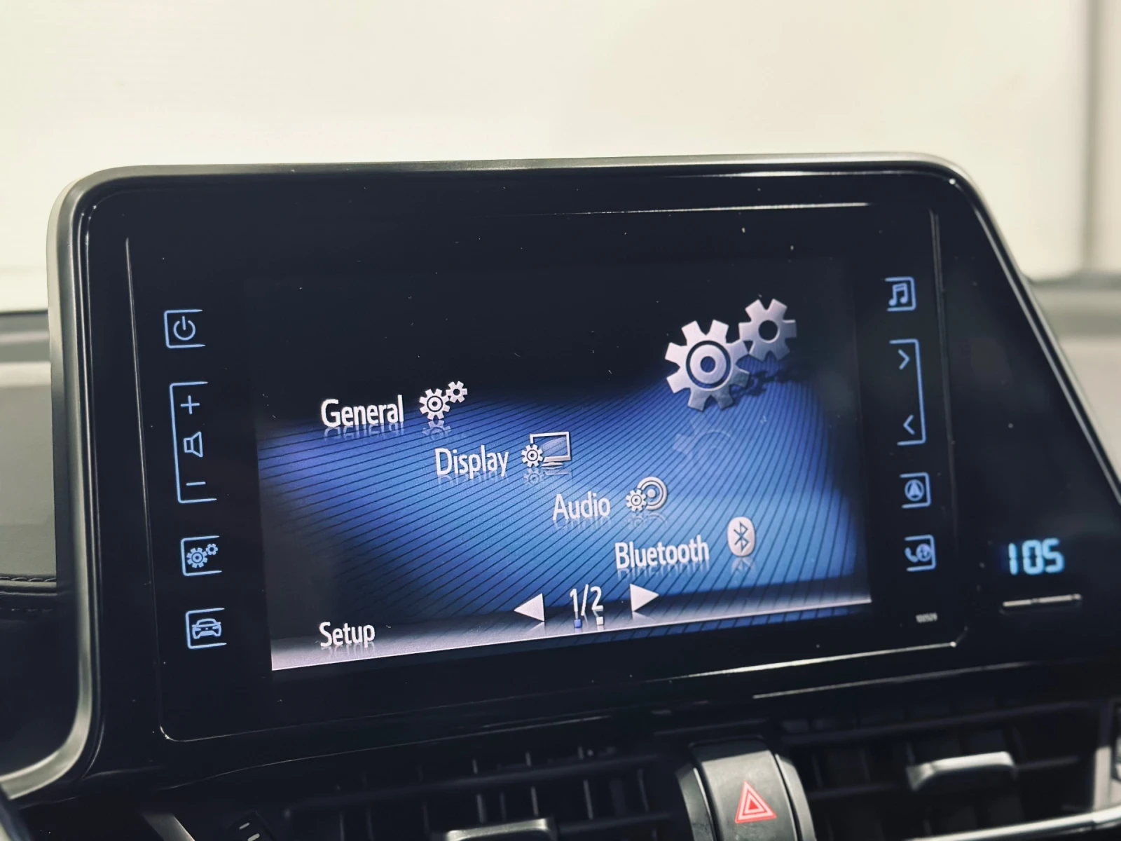 Toyota C-HR Hybrid , снимка 15 - Автомобили и джипове - 56111361