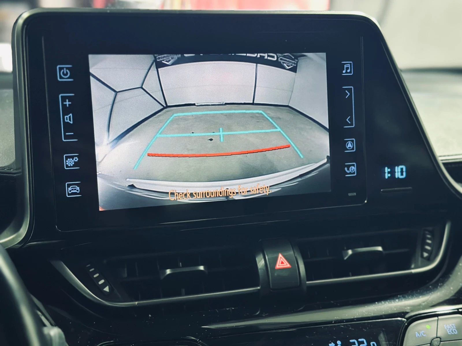 Toyota C-HR Hybrid , снимка 14 - Автомобили и джипове - 56111361