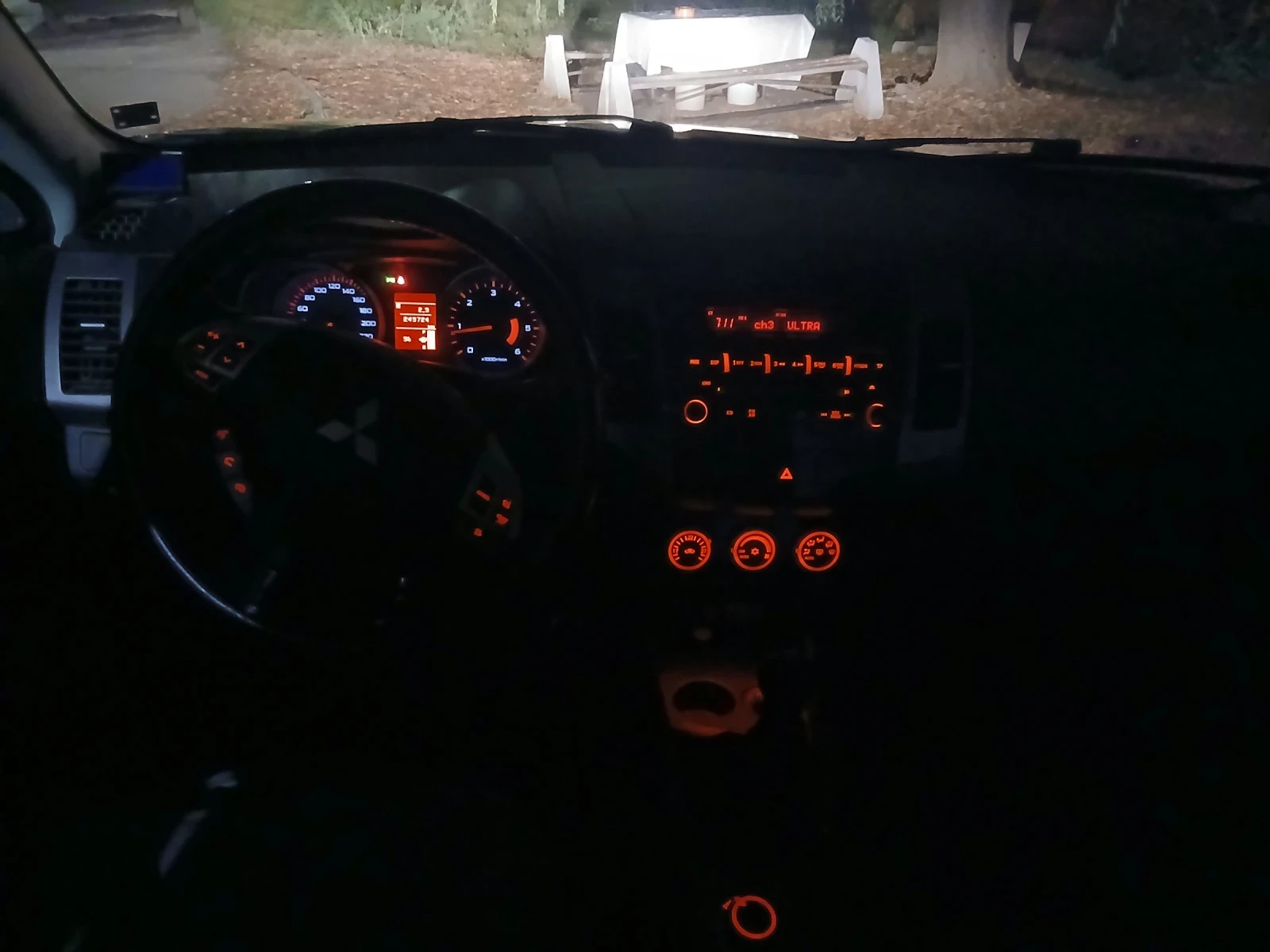 Mitsubishi Outlander, снимка 13 - Автомобили и джипове - 56524227