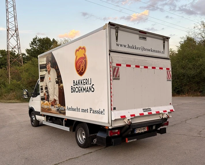 Iveco 35c15 3.0* БОРД* 4.20м* КЛИМА* ДВ.ПАКЕТ РЕСОРИ* 3.5т, снимка 5 - Бусове и автобуси - 55684012
