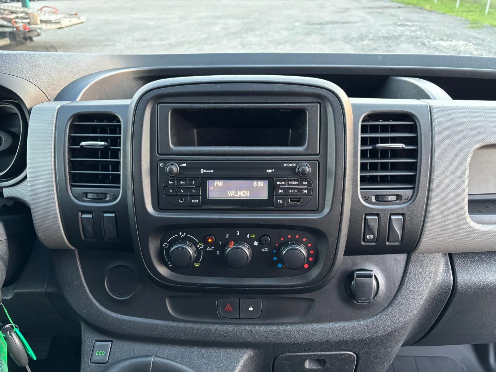 Renault Trafic, снимка 13 - Бусове и автобуси - 54710027