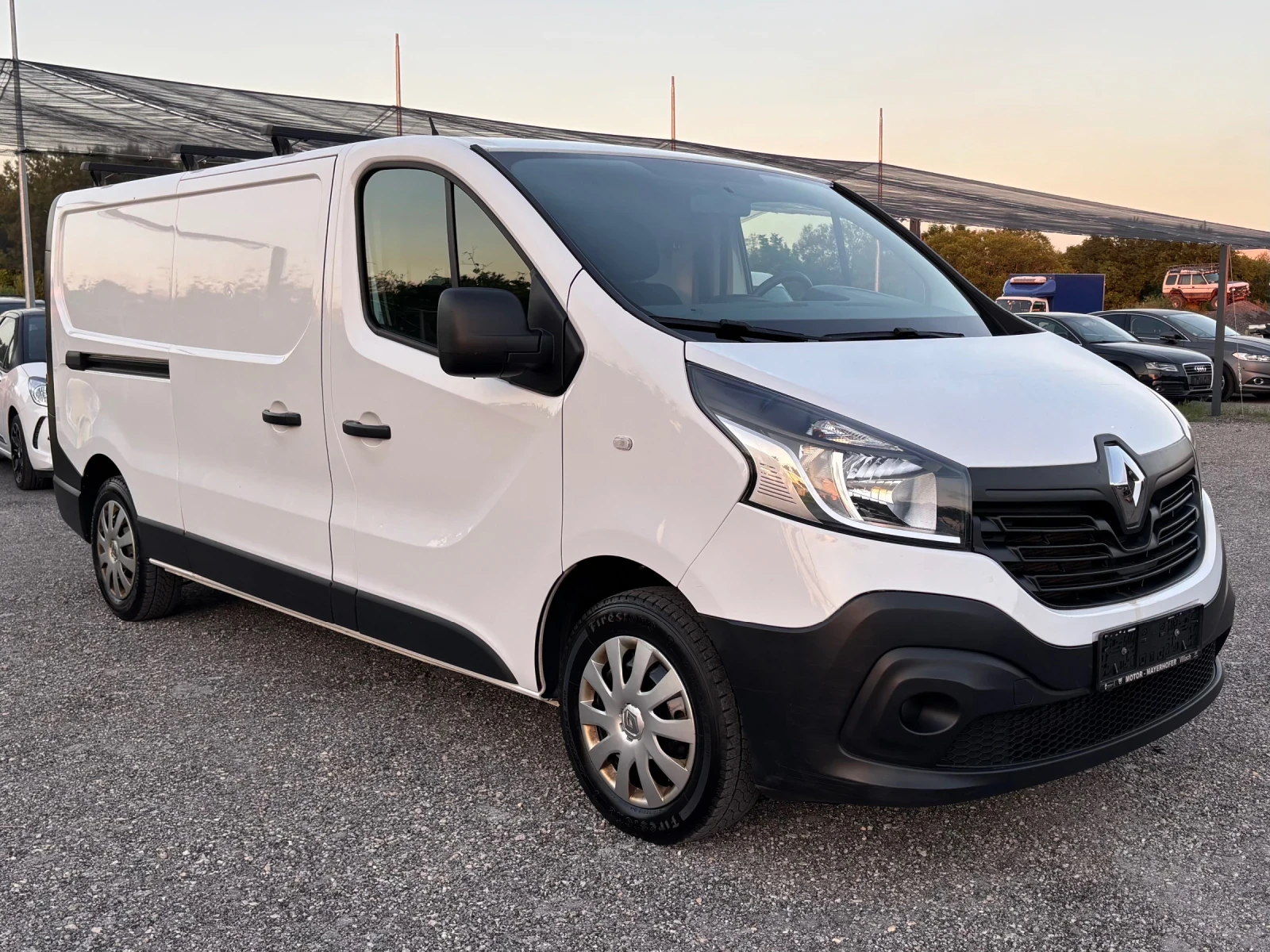 Renault Trafic, снимка 3 - Бусове и автобуси - 54710027