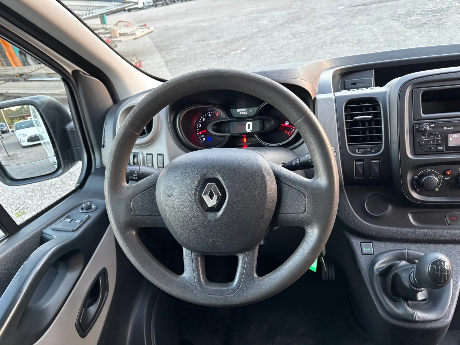 Renault Trafic, снимка 14 - Бусове и автобуси - 54710027