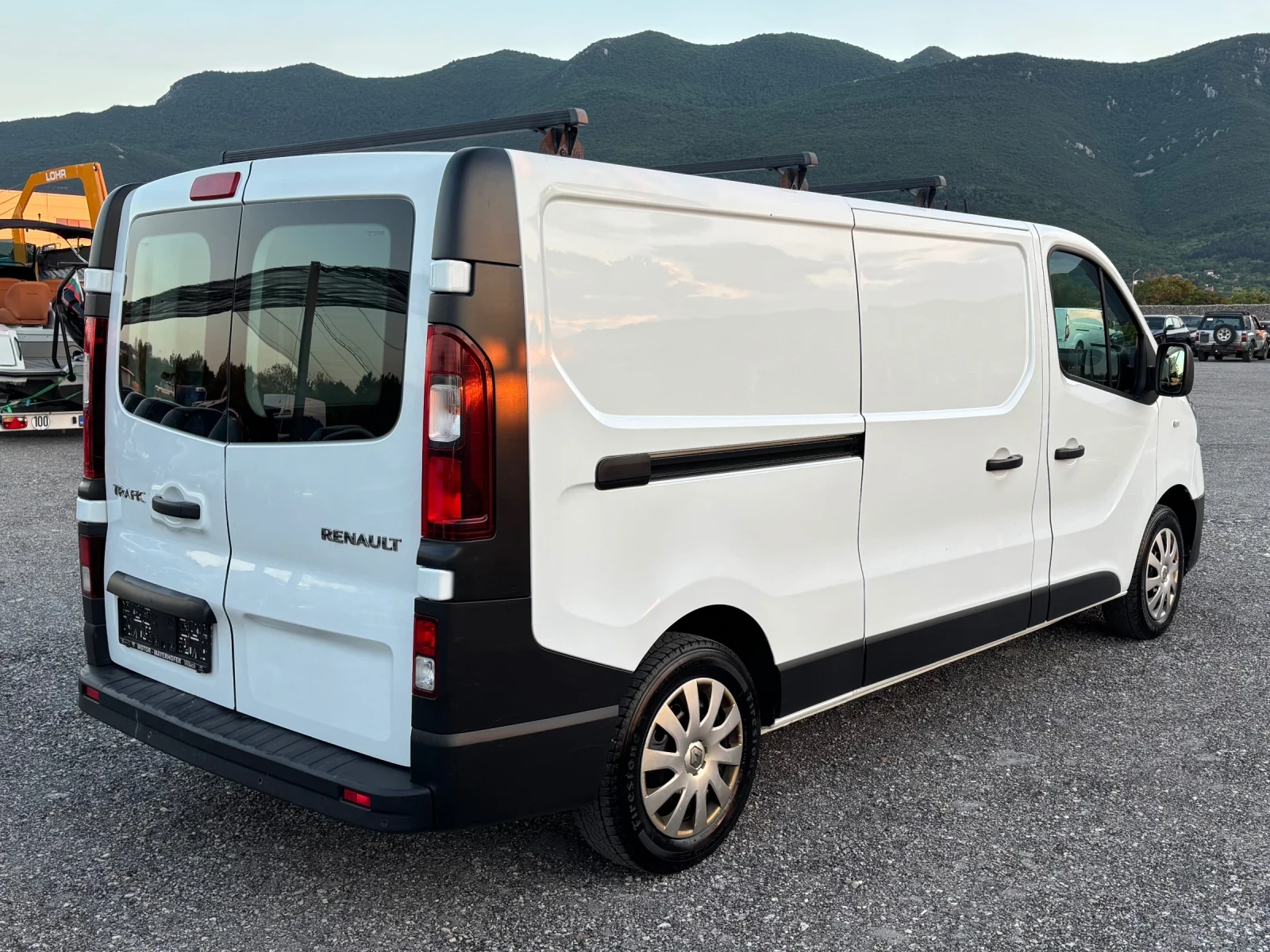 Renault Trafic, снимка 5 - Бусове и автобуси - 54710027