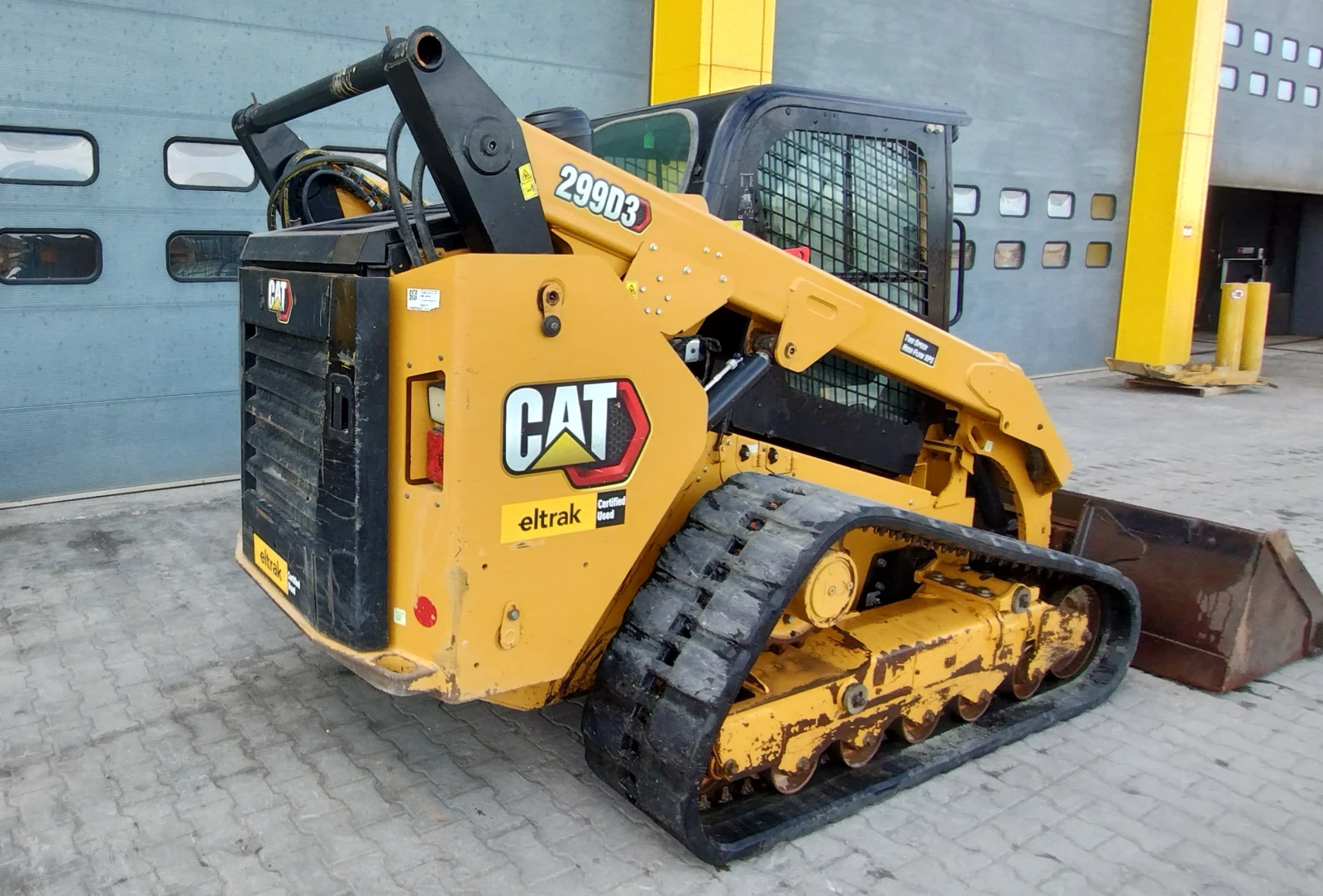 Мини челни товарачи Cat 299D3 - изображение 3