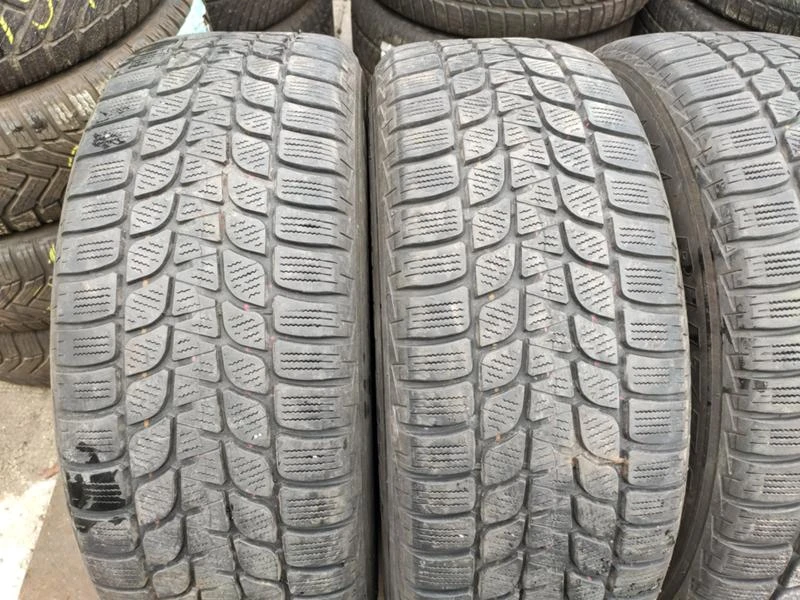 Гуми Зимни 215/60R17, снимка 6 - Гуми и джанти - 31089101