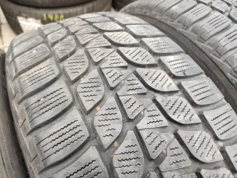 Гуми Зимни 215/60R17, снимка 3 - Гуми и джанти - 31089101