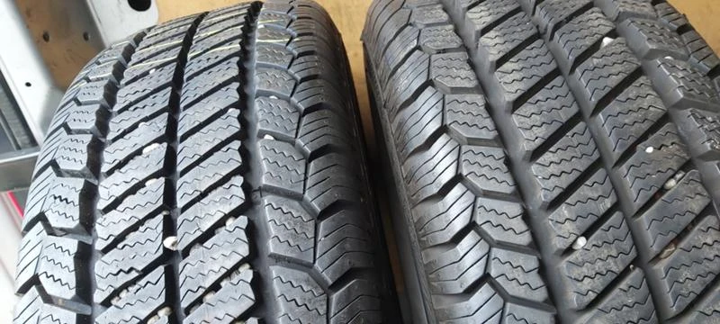 Гуми Зимни 225/65R16, снимка 2 - Гуми и джанти - 32571944