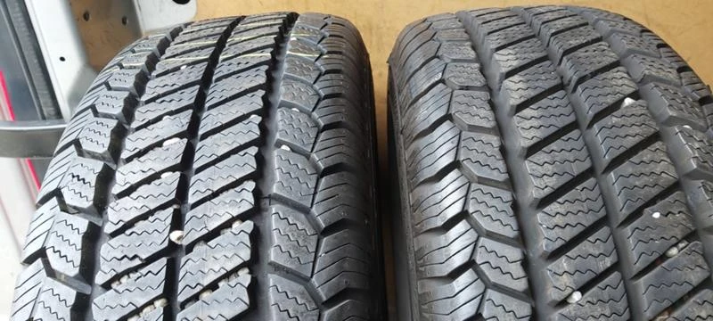 Гуми Зимни 225/65R16, снимка 3 - Гуми и джанти - 32571944