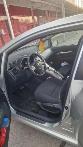 Toyota Auris, снимка 7