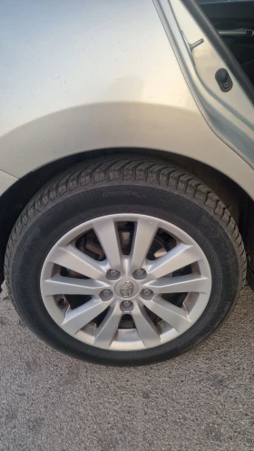Toyota Auris, снимка 5