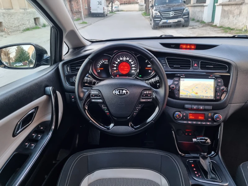 Kia Ceed 1.6i-avtomat-veriga-navi-facelift-new , снимка 3 - Автомобили и джипове - 44900324