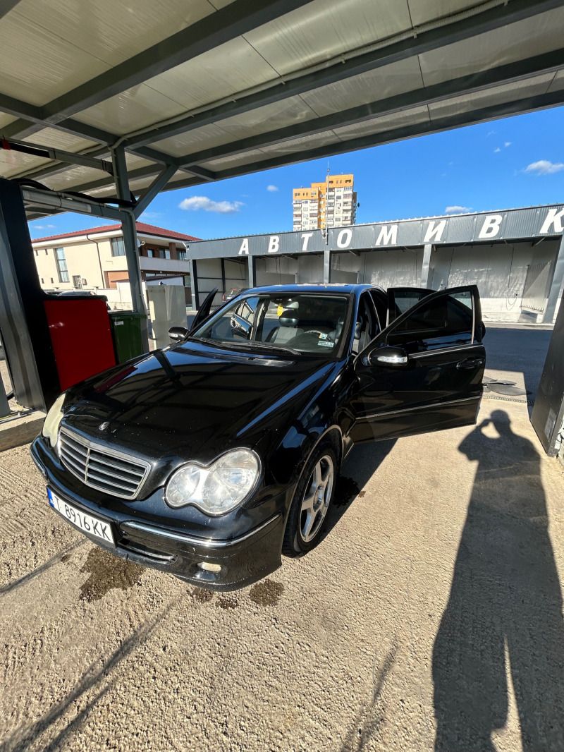 Mercedes-Benz C 200, снимка 2 - Автомобили и джипове - 45595871