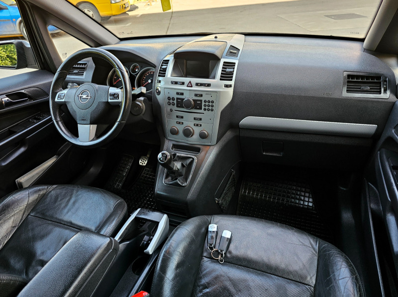 Opel Zafira 1.9CDTI KEYLESS/КСЕНОН/КОЖА/ 7 места, снимка 12 - Автомобили и джипове - 46067198