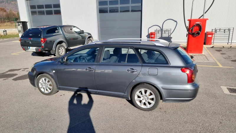 Toyota Avensis 2.2D D4D T25 150кс, снимка 8 - Автомобили и джипове - 48052740