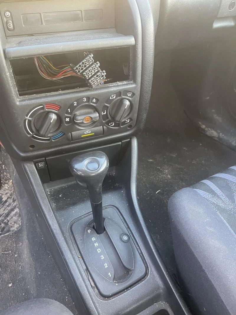 Opel Astra 1.6, снимка 5 - Автомобили и джипове - 49401746