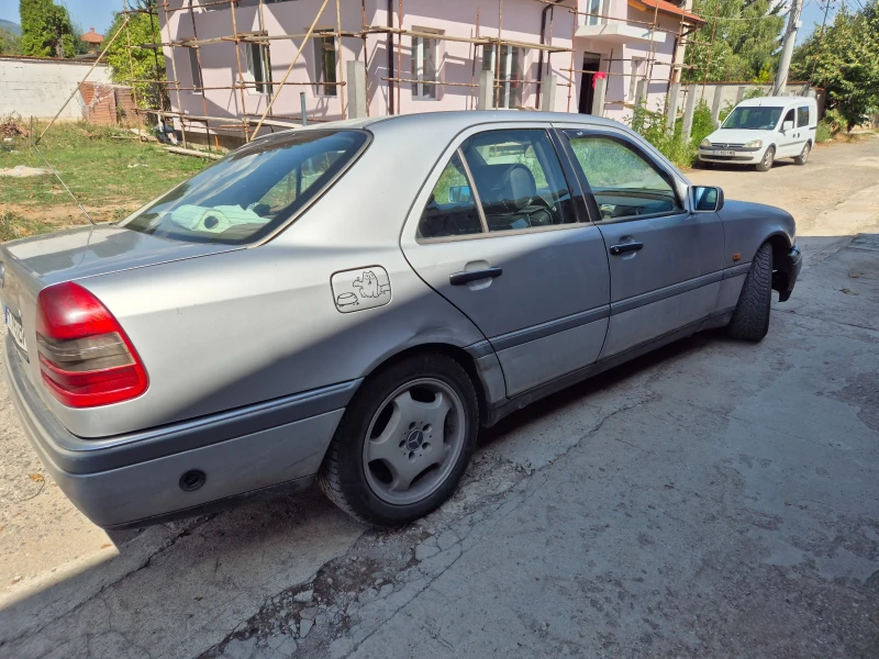 Mercedes-Benz C 200, снимка 3 - Автомобили и джипове - 51594854