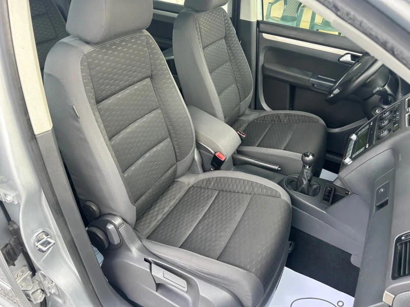 VW Touran 2.0 I 109k.c., снимка 16 - Автомобили и джипове - 52536503