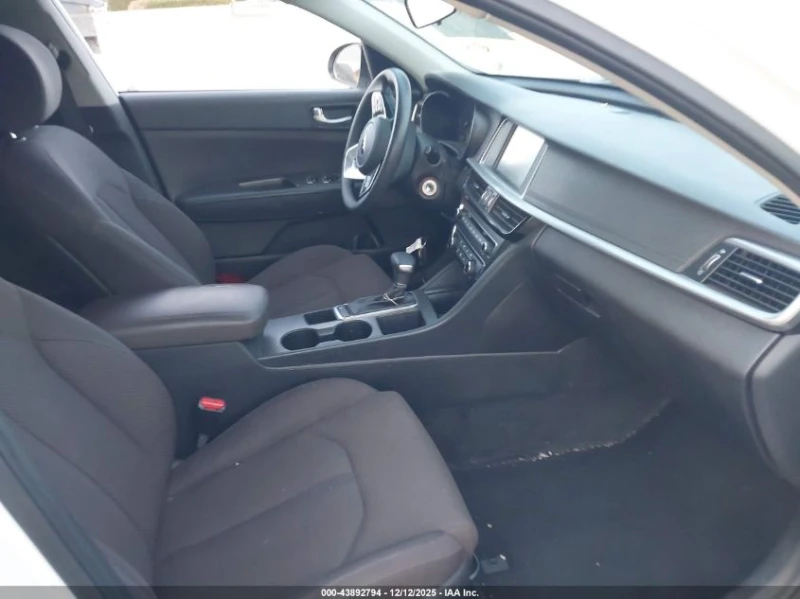 Kia Optima 2.4L I-4 DI, DOHC, VVT, 185HP Front Wheel Drive, снимка 12 - Автомобили и джипове - 53095576