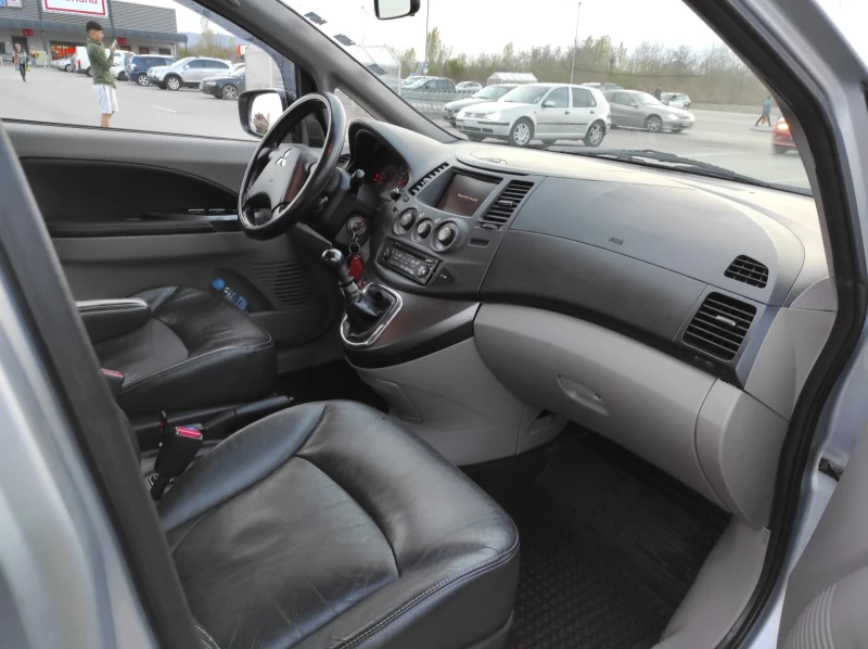Mitsubishi Grandis, снимка 5 - Автомобили и джипове - 53206063
