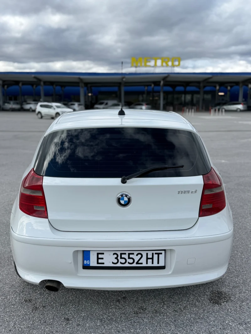 BMW 118 Обслужено/ Всичко платено!, снимка 6 - Автомобили и джипове - 53446582
