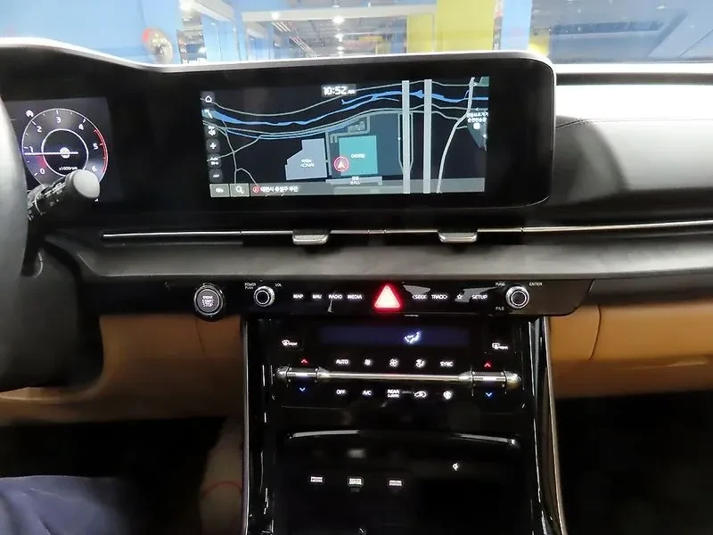 Kia Carnival 9-Seater Signature| 202к.с.| ВКЛ.ТЕХНОТЕСТ и 3м.ГО, снимка 4 - Автомобили и джипове - 55146194