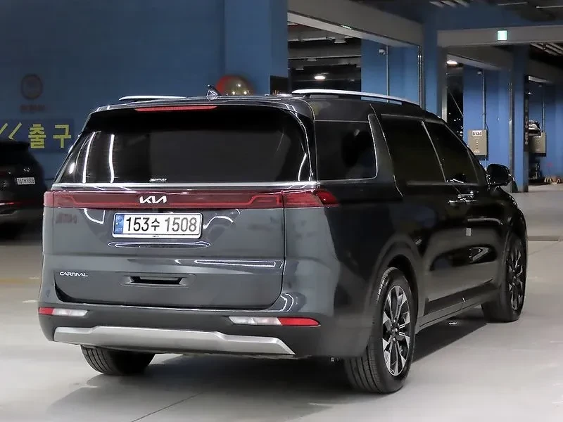 Kia Carnival 9-Seater Signature| 202к.с.| ВКЛ.ТЕХНОТЕСТ и 3м.ГО, снимка 11 - Автомобили и джипове - 55146194